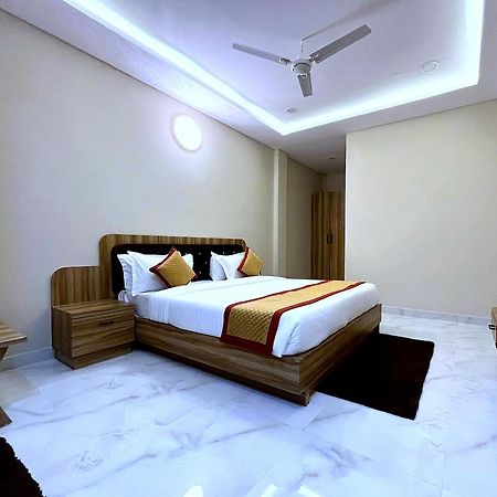 Hotel Vrinda Niddhivan ! Fully Ac, Prem Mandir At Walking Distance ! Just Near The Iskcon Temple Vrindavan Exterior photo