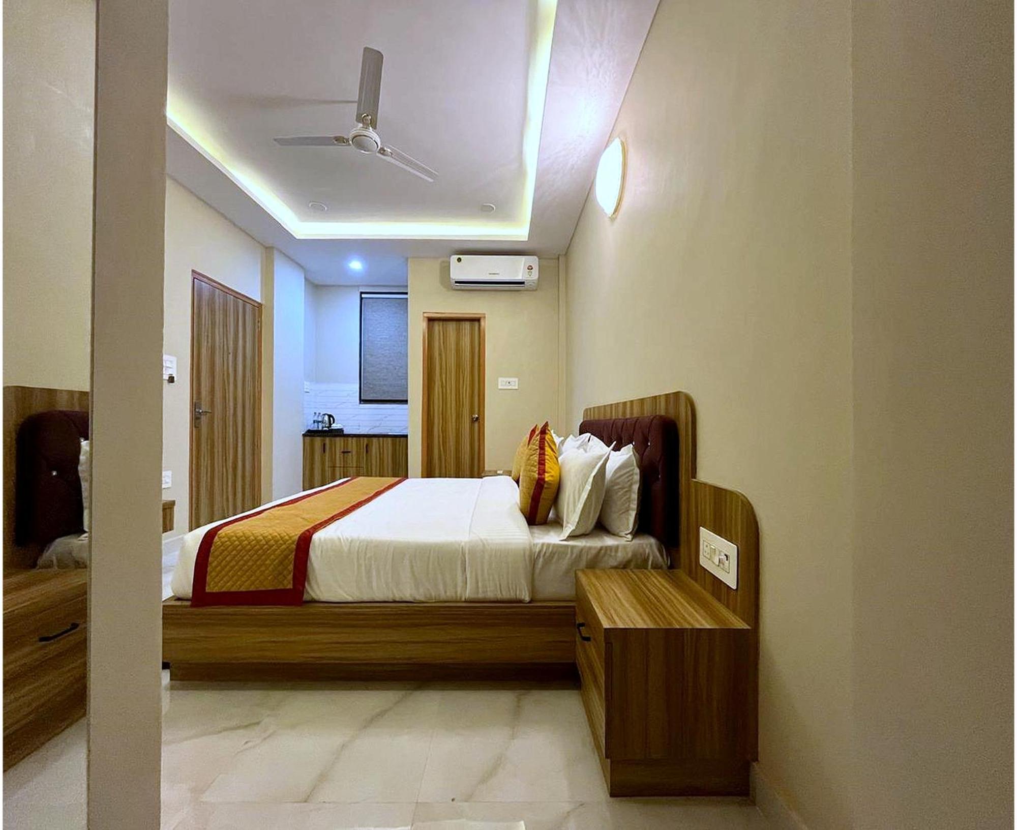 Hotel Vrinda Niddhivan ! Fully Ac, Prem Mandir At Walking Distance ! Just Near The Iskcon Temple Vrindavan Exterior photo