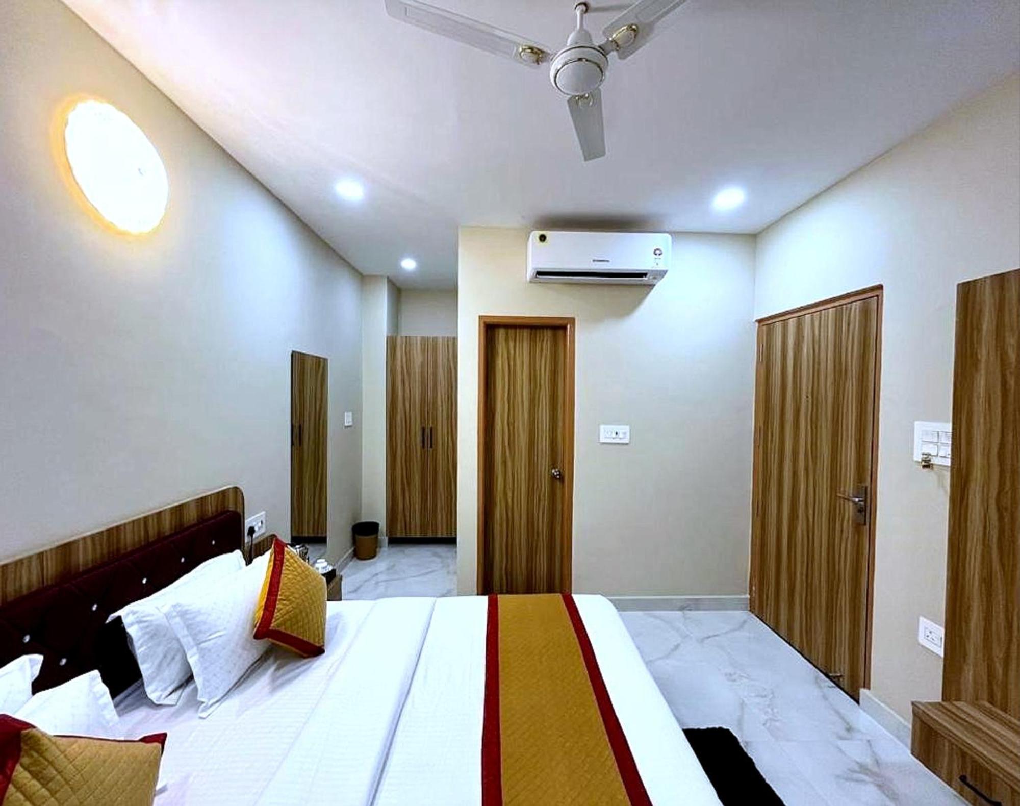 Hotel Vrinda Niddhivan ! Fully Ac, Prem Mandir At Walking Distance ! Just Near The Iskcon Temple Vrindavan Exterior photo