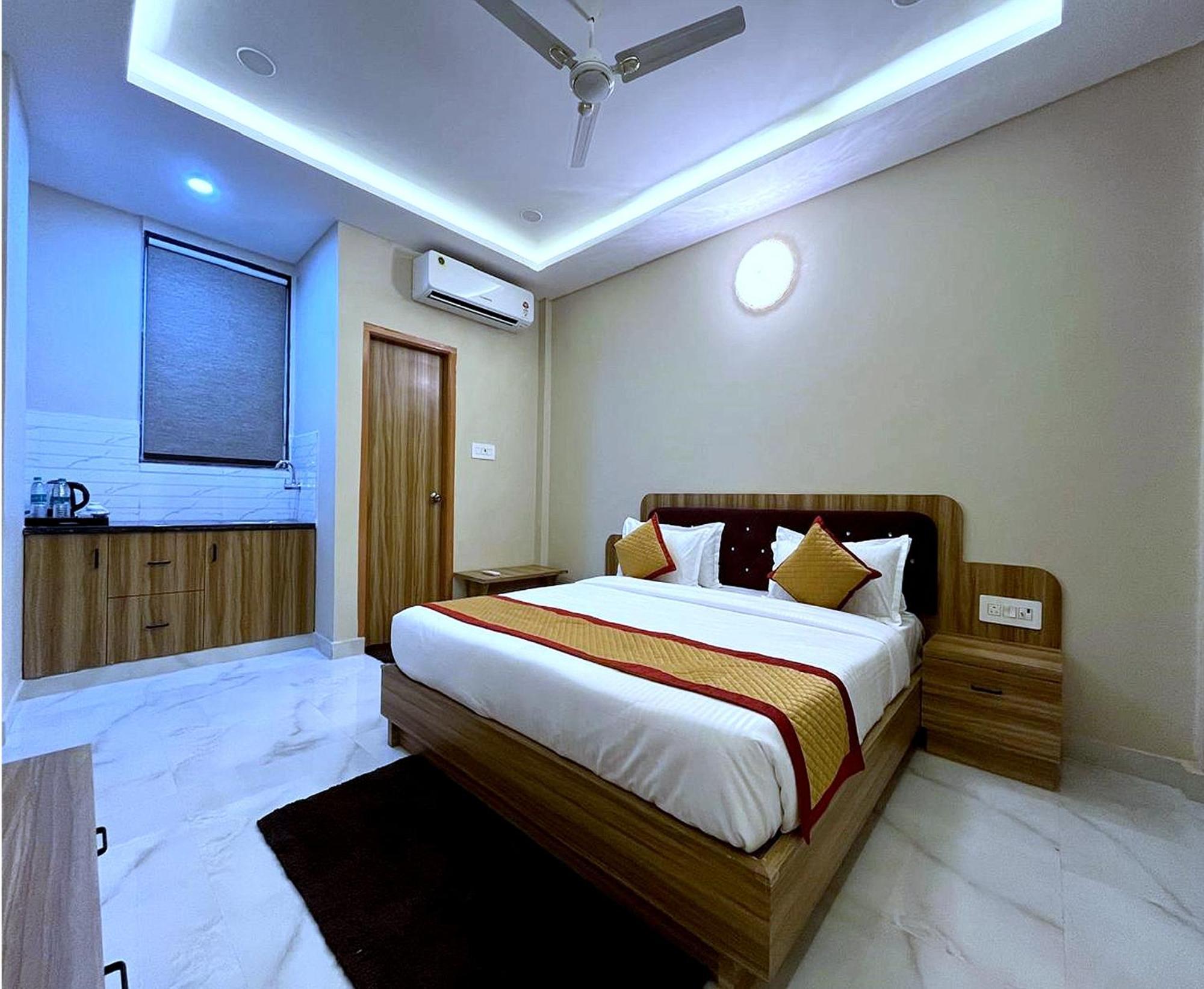 Hotel Vrinda Niddhivan ! Fully Ac, Prem Mandir At Walking Distance ! Just Near The Iskcon Temple Vrindavan Exterior photo